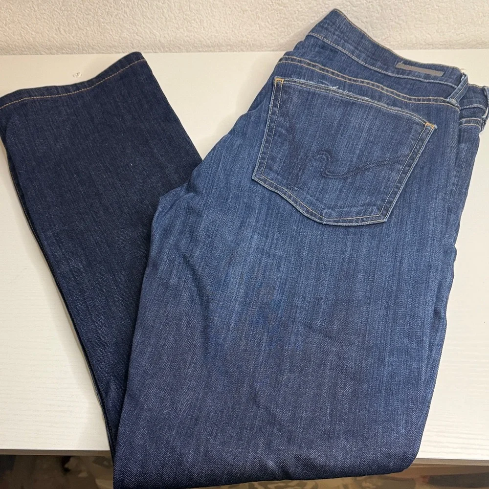 Women's Straight Leg, medium rise Jeans - Blue